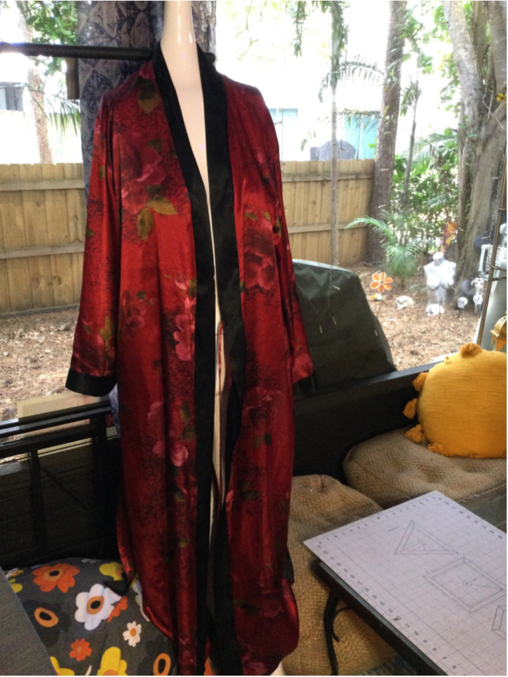 Women's Jones New York Floral Robe Size S Red Black